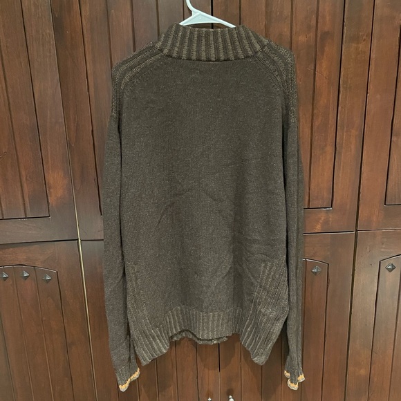 Sweater - Picture 4 of 5